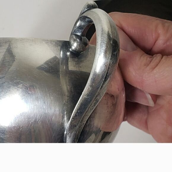 WM A ROGERS Vintage Silver Plated Sugar and Creamer Set - Picture 9 of 10